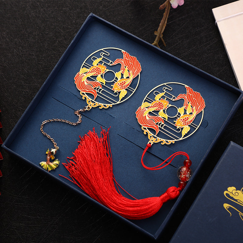 Marque-page en laiton doré avec poisson koï pour la protection spirituelle