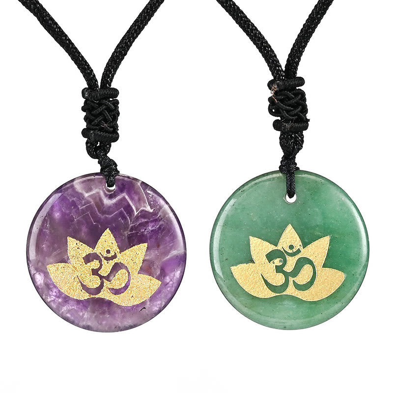 Collier de guérison en améthyste symbole Om Lotus pour l'équilibre spirituel