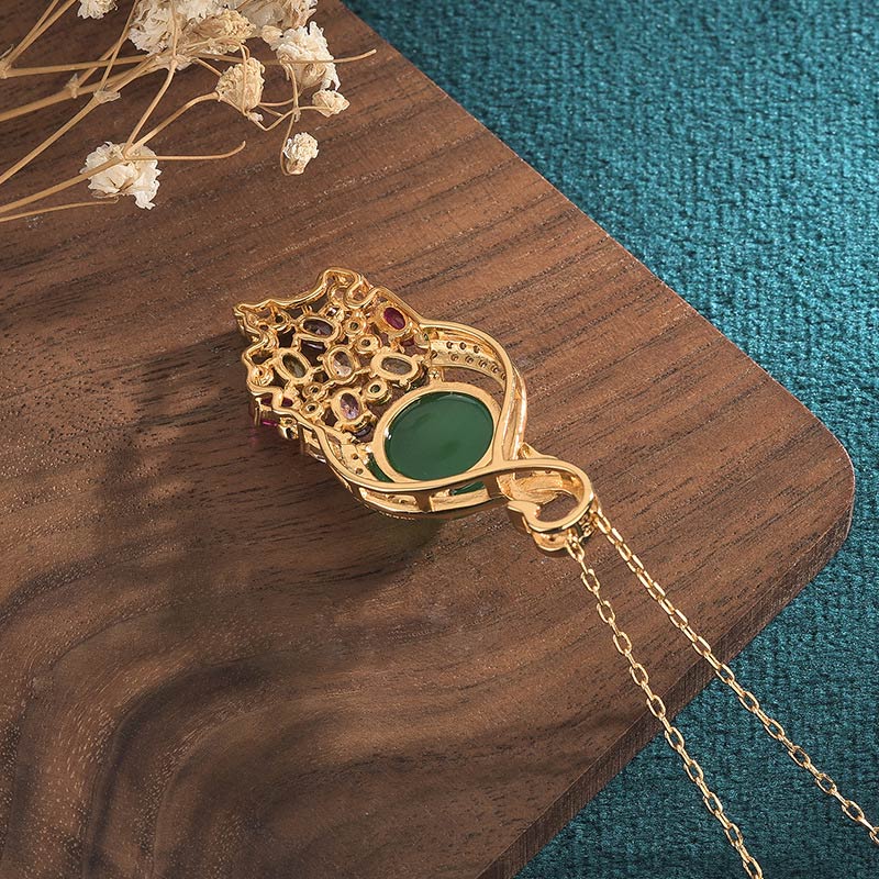 Collier de succès en jade cyan pour l'harmonie et la chance
