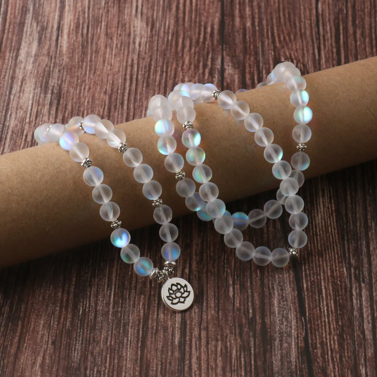 Bracelet Lotus 108 perles en pierres scintillantes pour la méditation et l'illumination