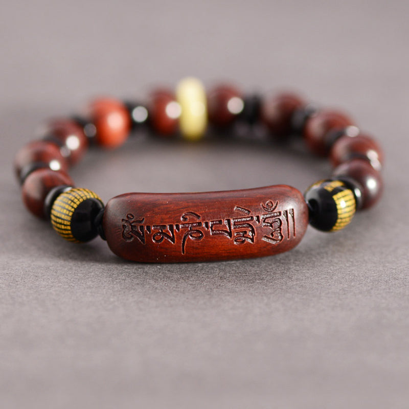 Bracelet de protection Om Mani Padme Hum en bois de santal rouge à petites feuilles de 10 mm