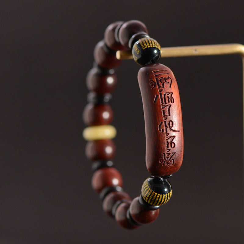 Bracelet de protection Om Mani Padme Hum en bois de santal rouge à petites feuilles de 10 mm