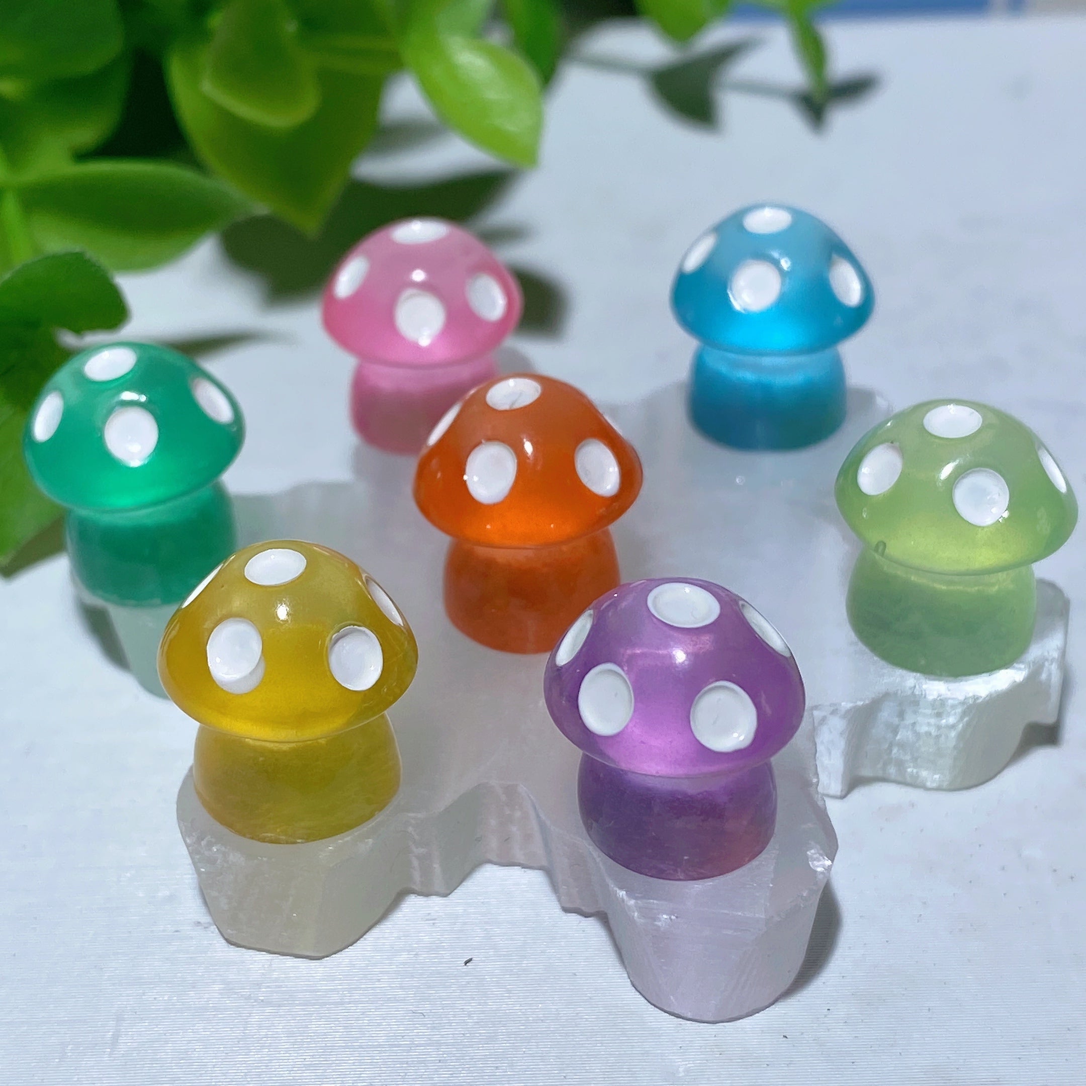 Lot de 8 mini champignons lumineux en résine de 12 mm