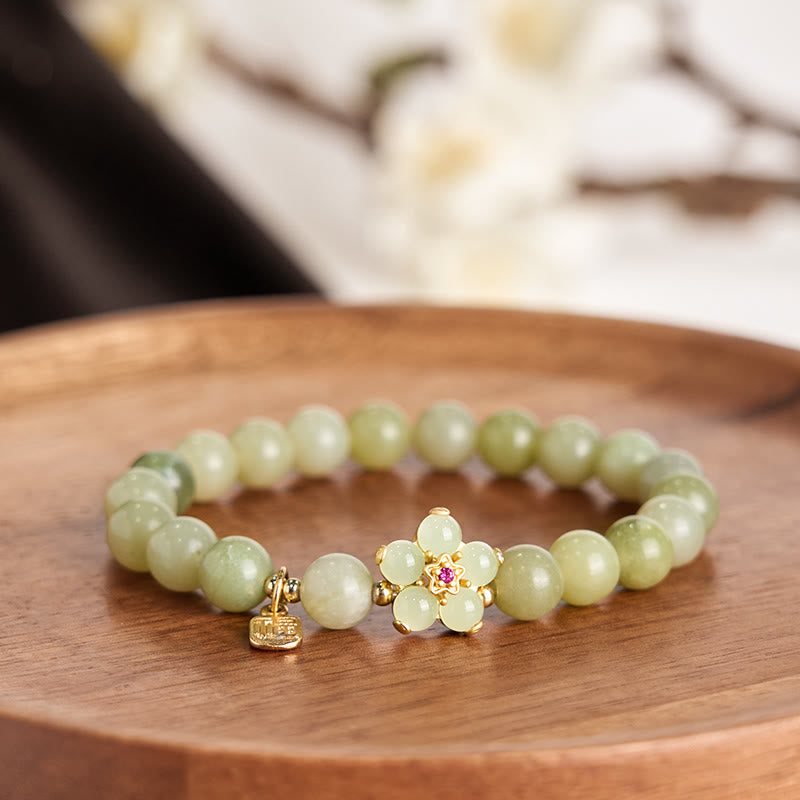 Bracelet porte-bonheur en jade vert avec fleur de 14 à 16 cm
