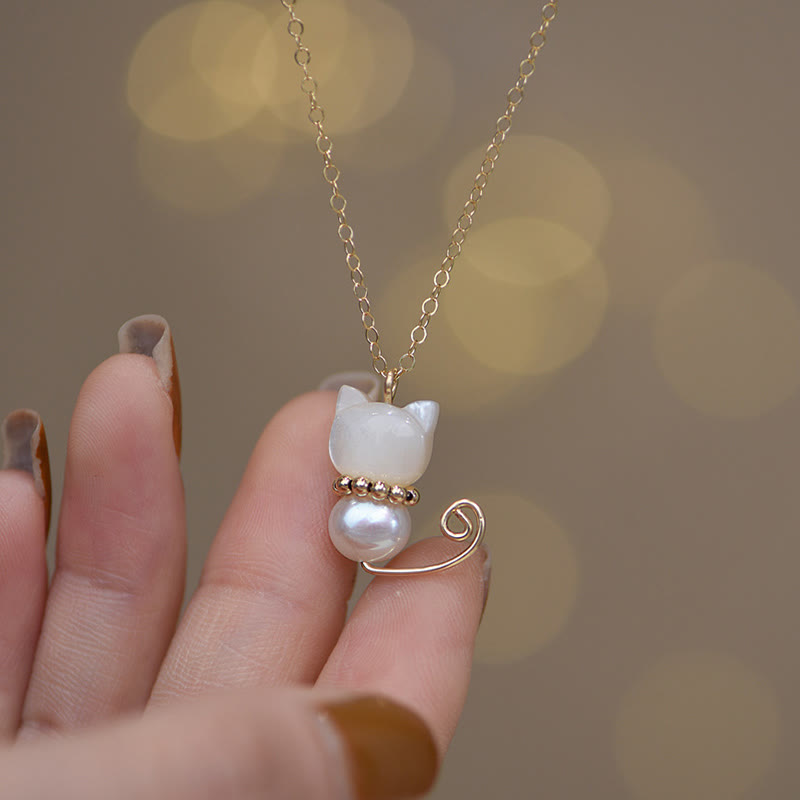Collier pendentif chat porte-bonheur en jade plaqué or 14 carats
