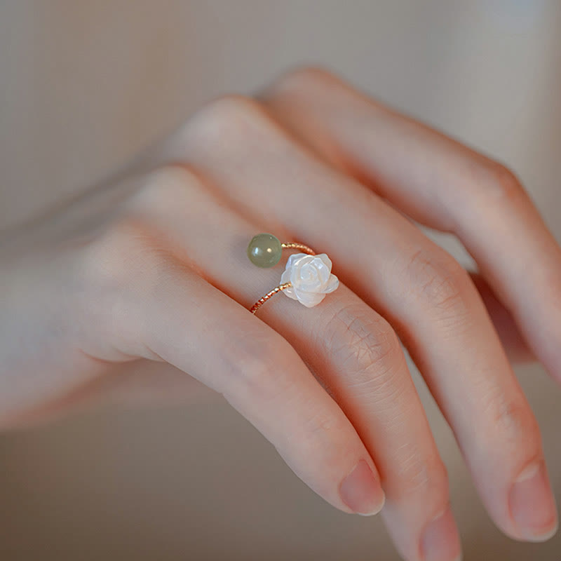 Bague de bénédiction réglable en jade et pierre tridacna plaquée or 14 carats