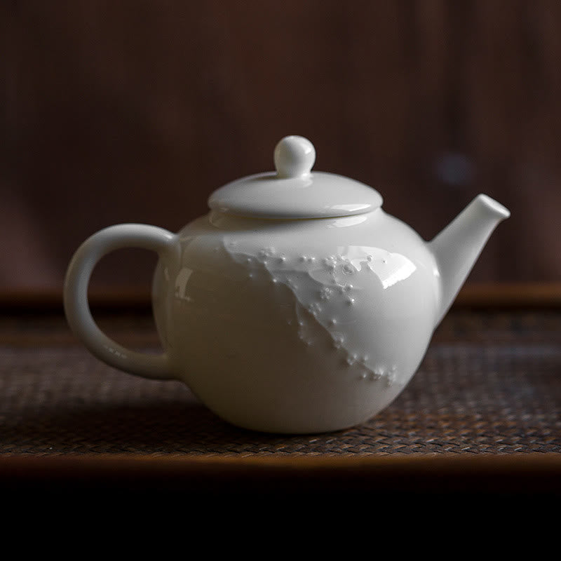 Théière chinoise en céramique de 150 ml avec motif gravé en bambou et pin prunier