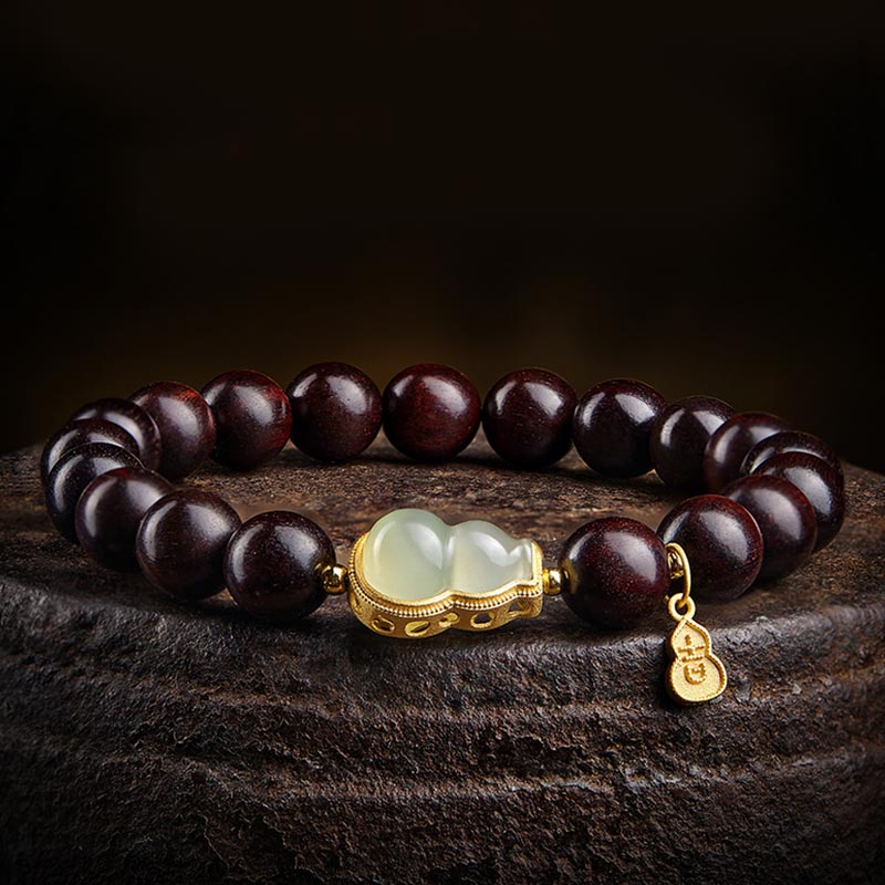 Bracelet en jade et bois de santal rouge à petites feuilles pour le calme et la protection