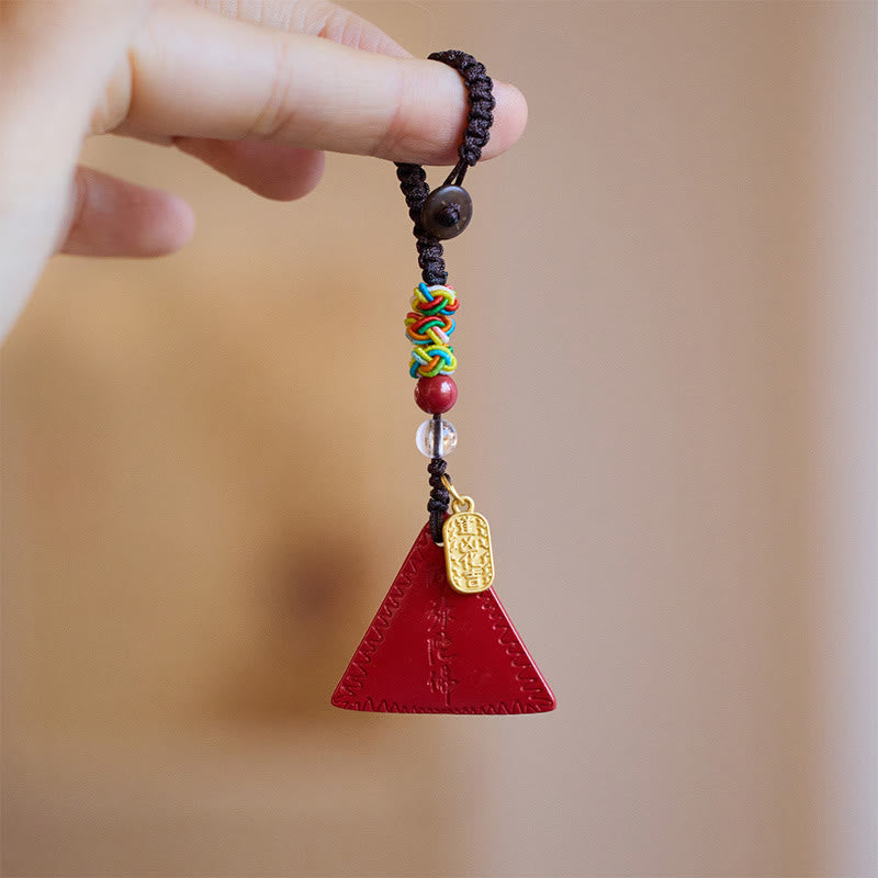 Porte-clés Talisman Triangle Cinabre pour la Protection Spirituelle
