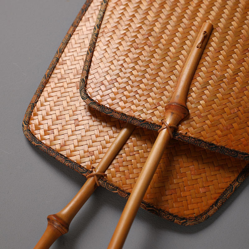 Éventail chinois pliant en bambou fait main avec long manche