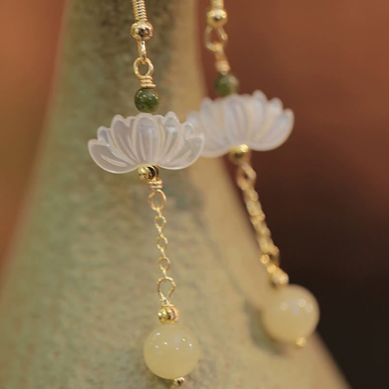 Boucles d'oreilles lotus en jade Hetian de 8 mm