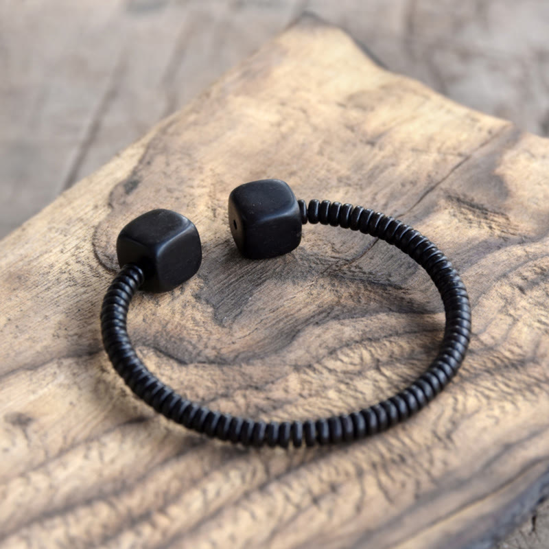 Bracelet d'équilibre cube en bois de santal vert 16-17 cm