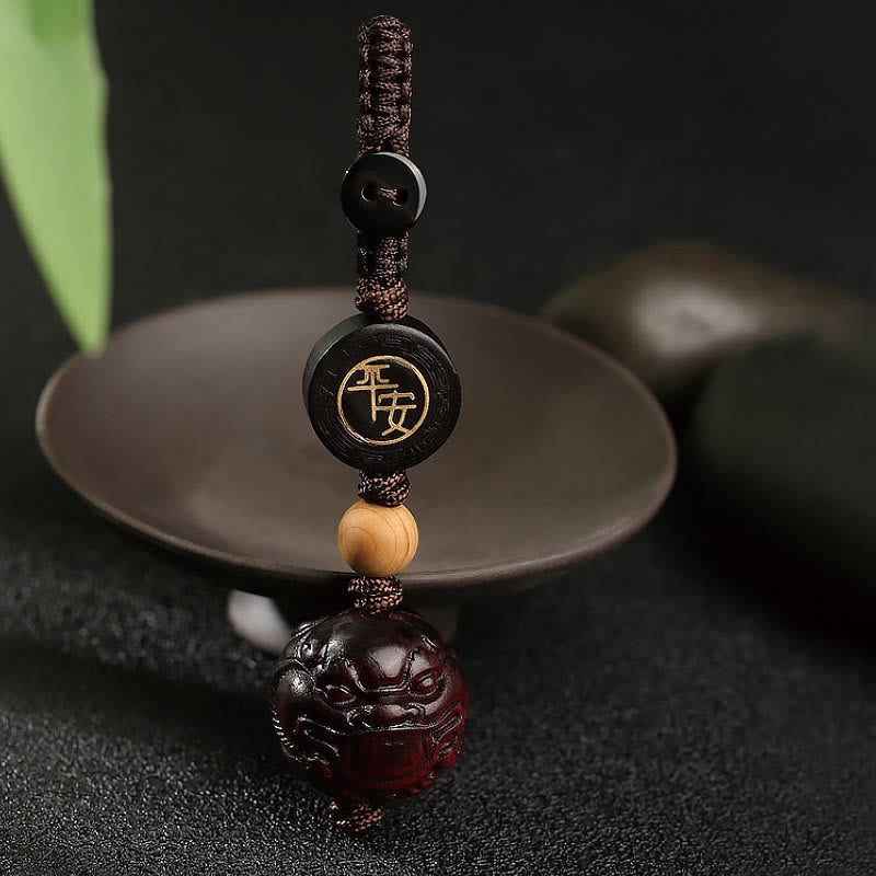 Porte-clés de protection Pixiu en bois de santal rouge à petites feuilles