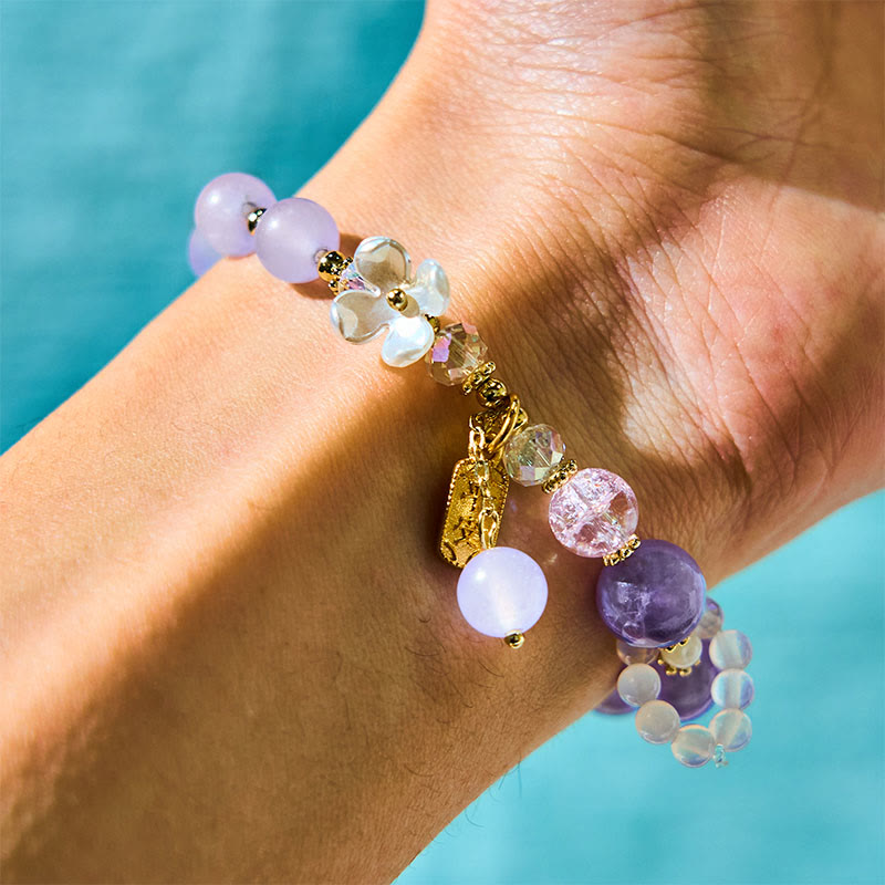 Bracelet de guérison en cristal bleu, améthyste, calcédoine et fleur 14-16 cm