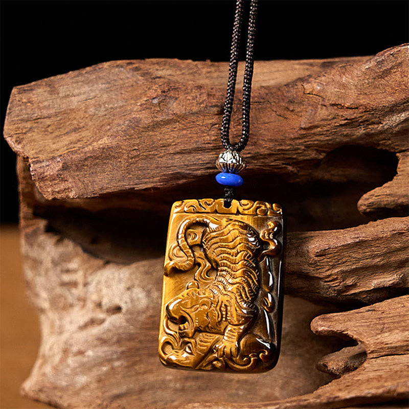 Collier avec pendentif en corde de protection en œil de tigre naturel