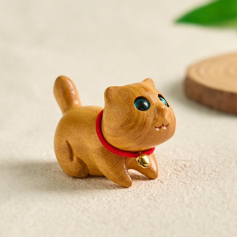 Mini figurine de chat porte-bonheur en bois de santal 6 cm