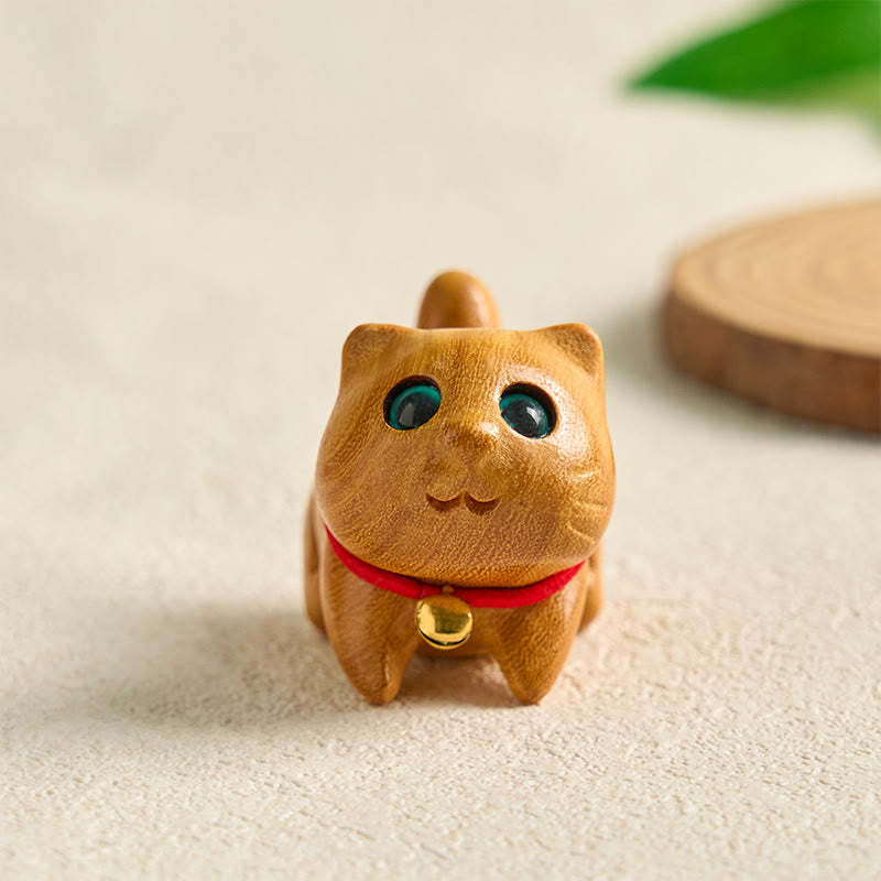 Mini figurine de chat porte-bonheur en bois de santal 6 cm