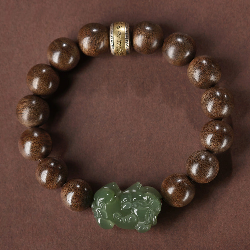 Bracelet de force en bois d'agar et jade Pi Xiu de 12 mm