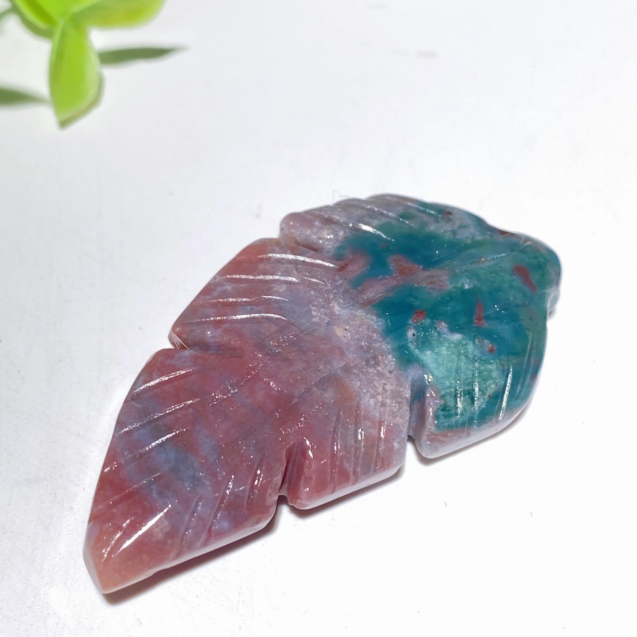 2.0-2.3 inch Mixed Crystal Leaf Carvings for Healing