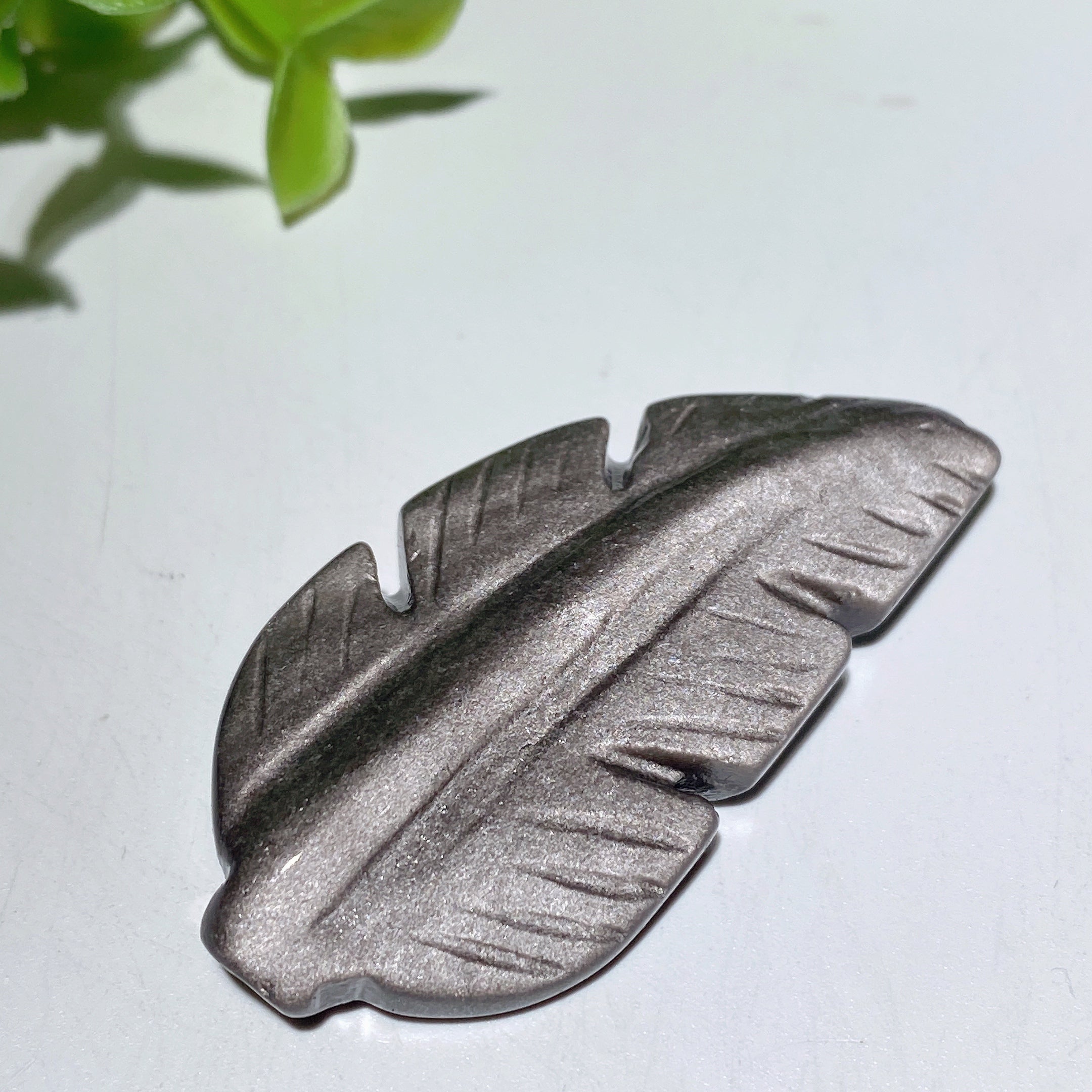 2.0-2.3 inch Mixed Crystal Leaf Carvings for Healing