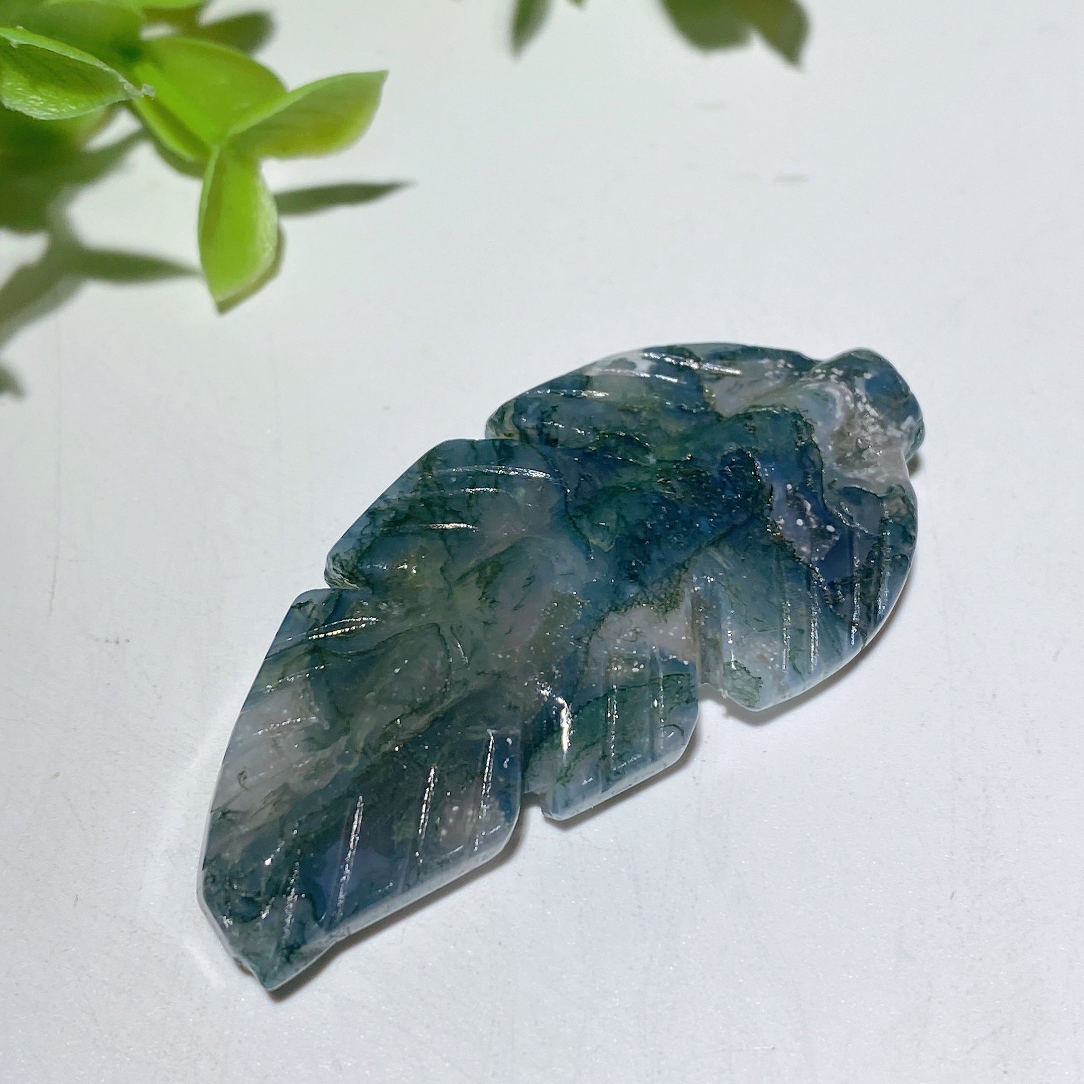 2.0-2.3 inch Mixed Crystal Leaf Carvings for Healing