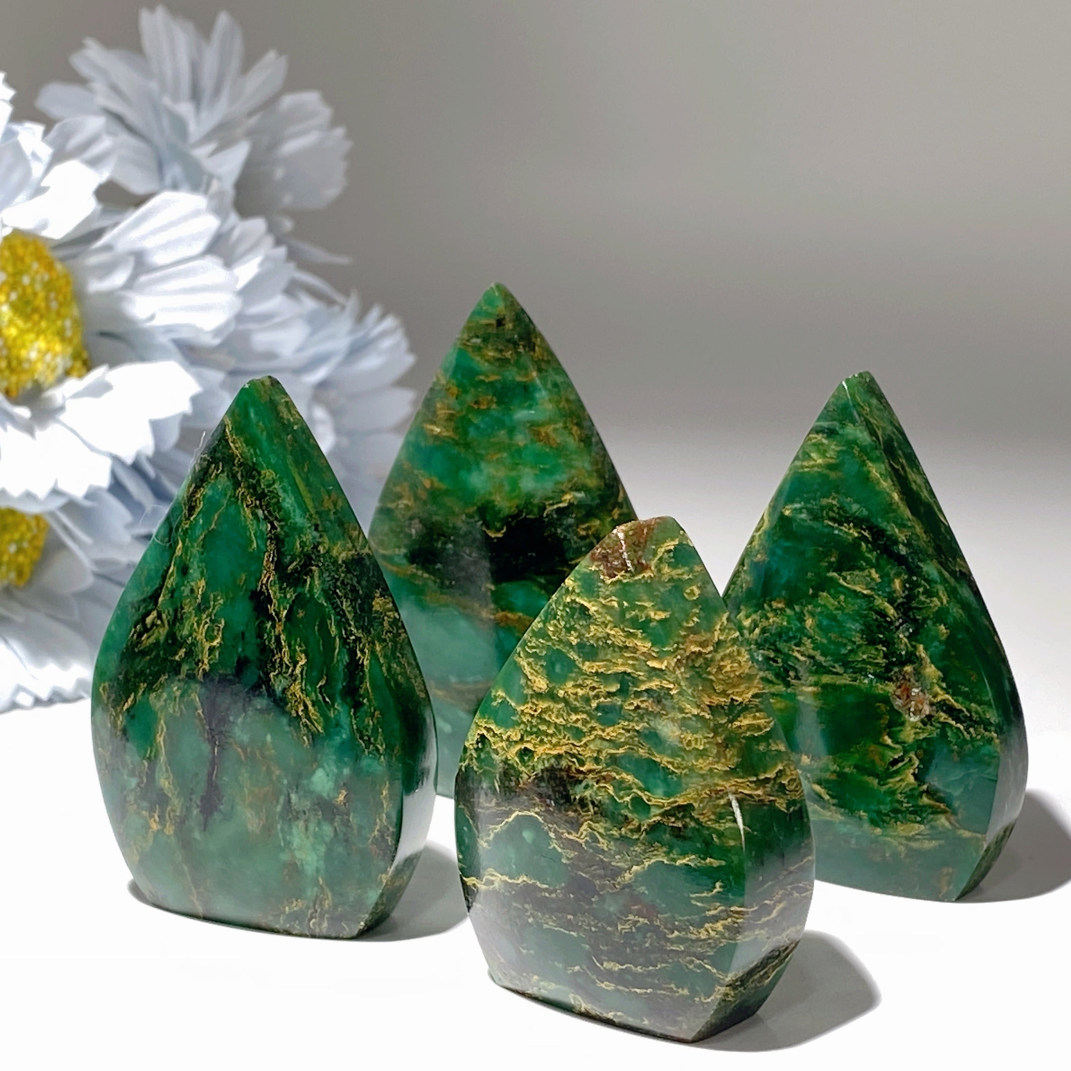 Spécimen de cristal de guérison vert de forme libre de 2,0 à 2,7 pouces