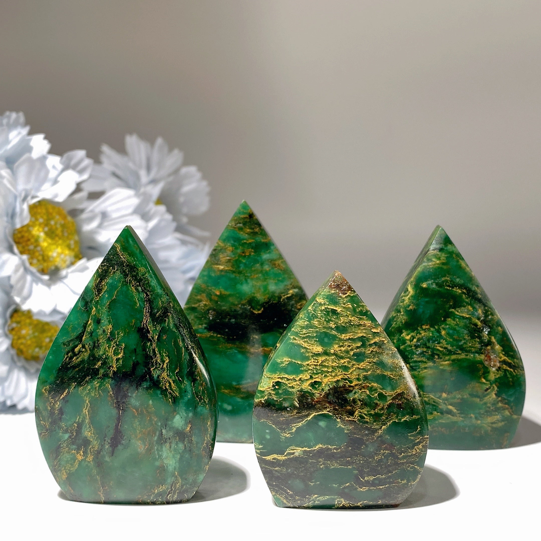 Spécimen de cristal de guérison vert de forme libre de 2,0 à 2,7 pouces