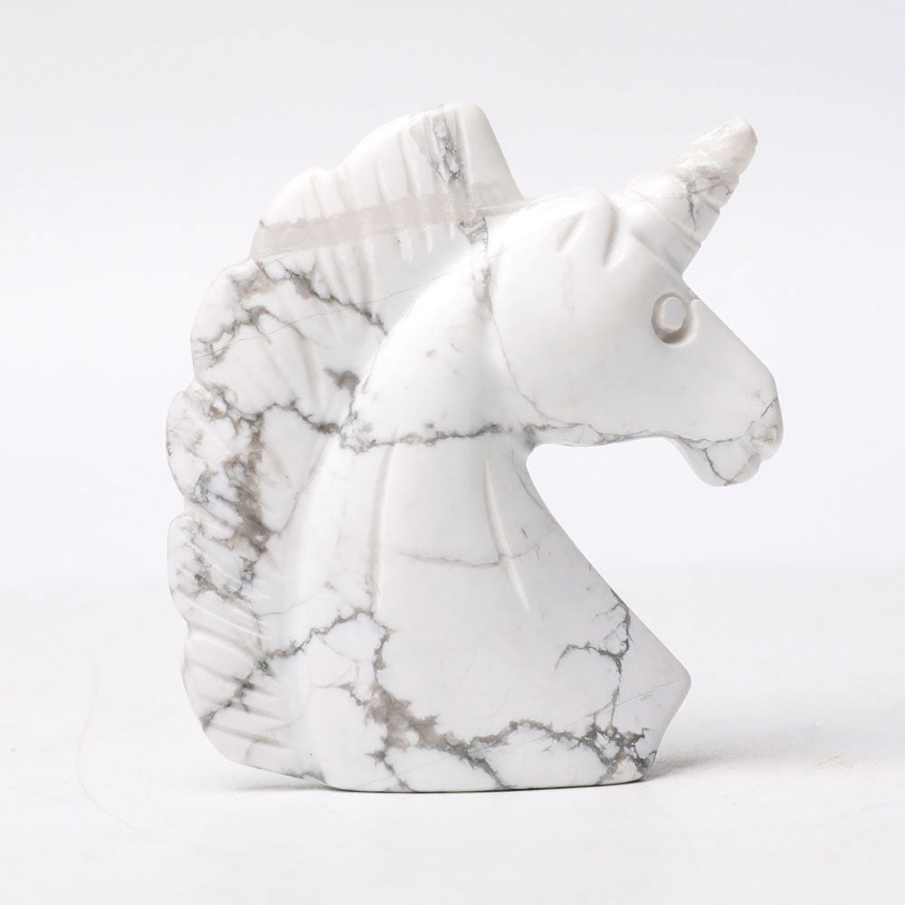 Figurine sculptée en cristal de licorne Howlite de 2,0 pouces