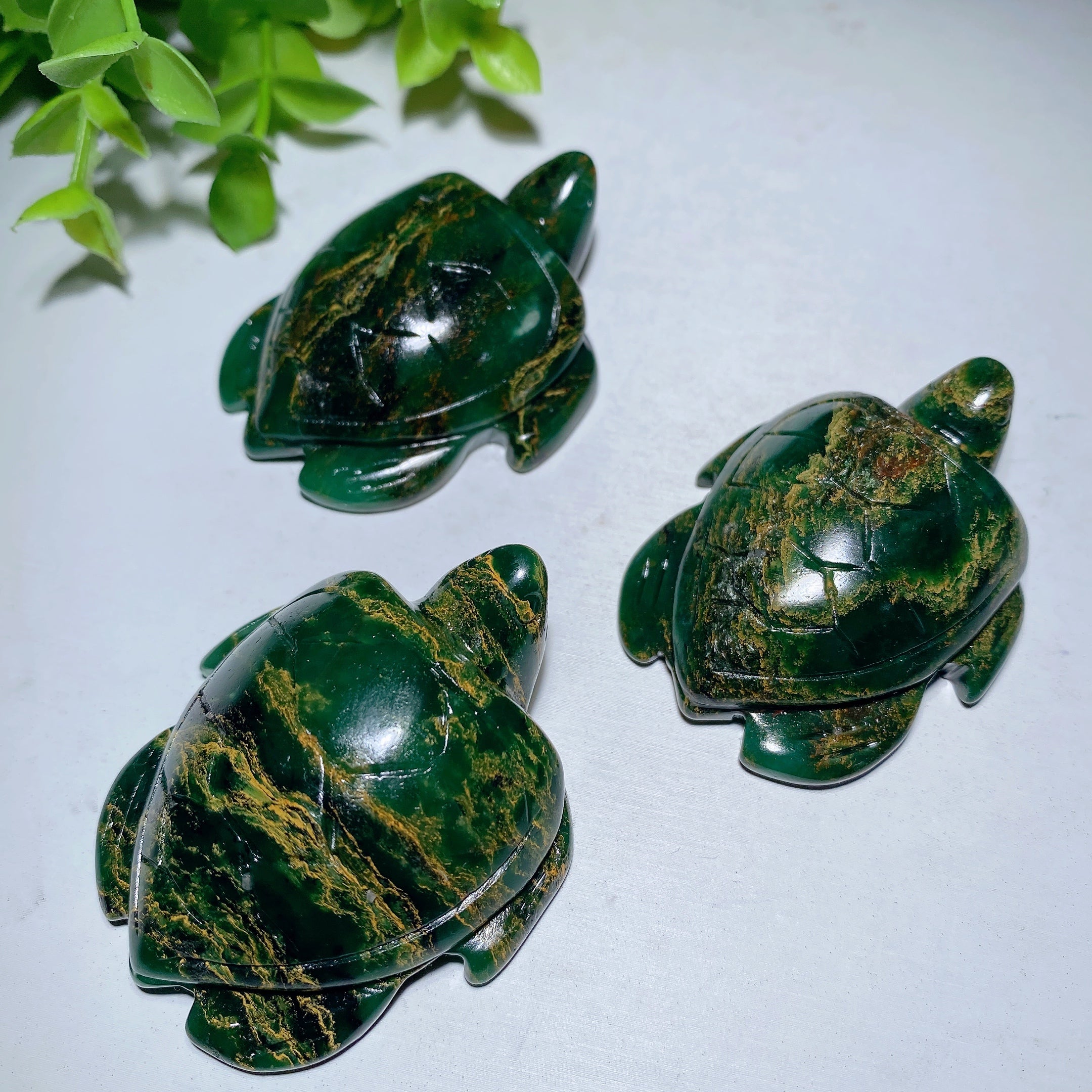 Sculpture de tortue en cristal vert de 2,1 pouces pour la guérison