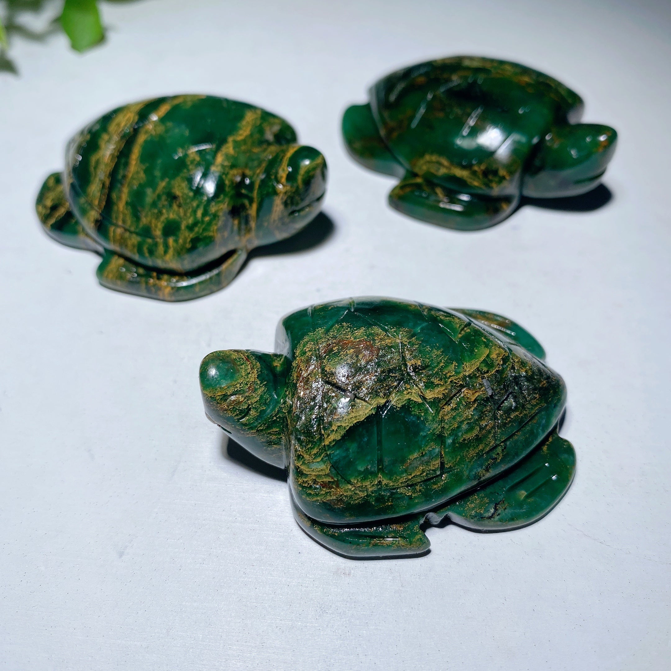 Sculpture de tortue en cristal vert de 2,1 pouces pour la guérison
