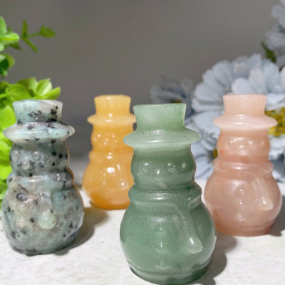 Sculpture de bonhomme de neige en cristal mixte de 2,3 pouces pour la guérison spirituelle