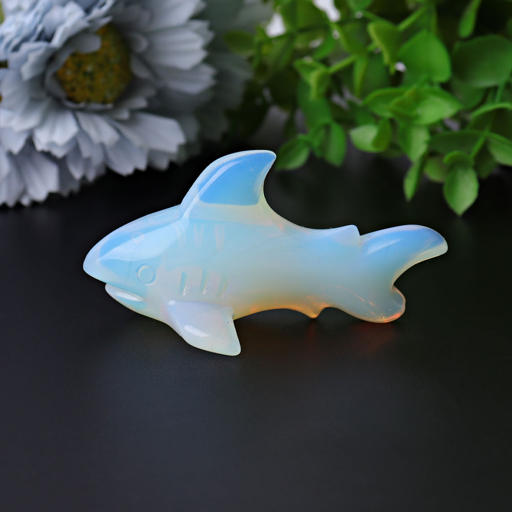Sculpture animale en cristal de requin opalite de 2,9 pouces