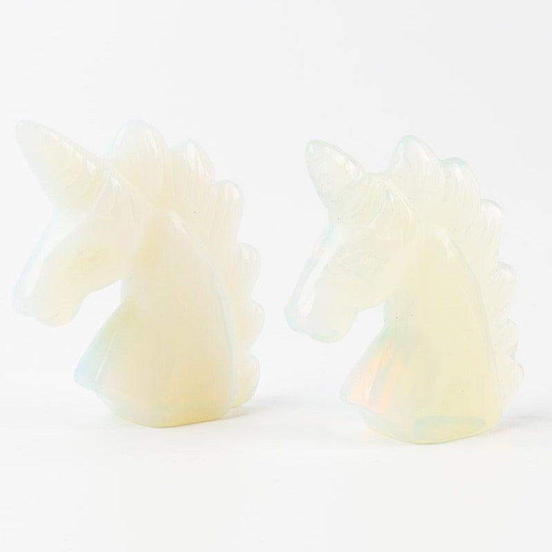 Figurine de licorne en cristal d'opalite poli de 2 pouces