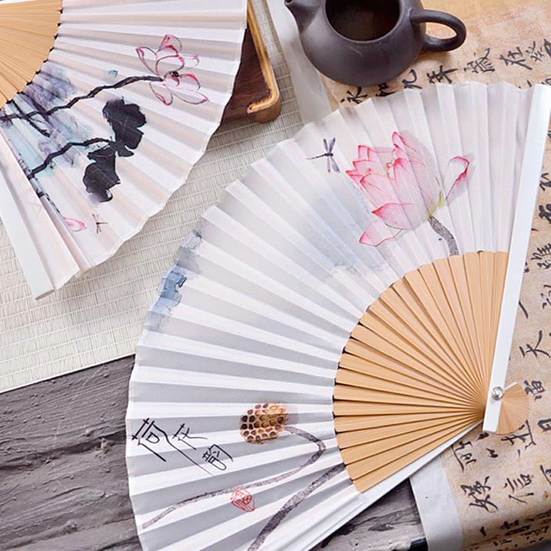 Éventail chinois pliable de 23,3 cm, motif lotus, peinture à l'encre, avec cadre en bambou