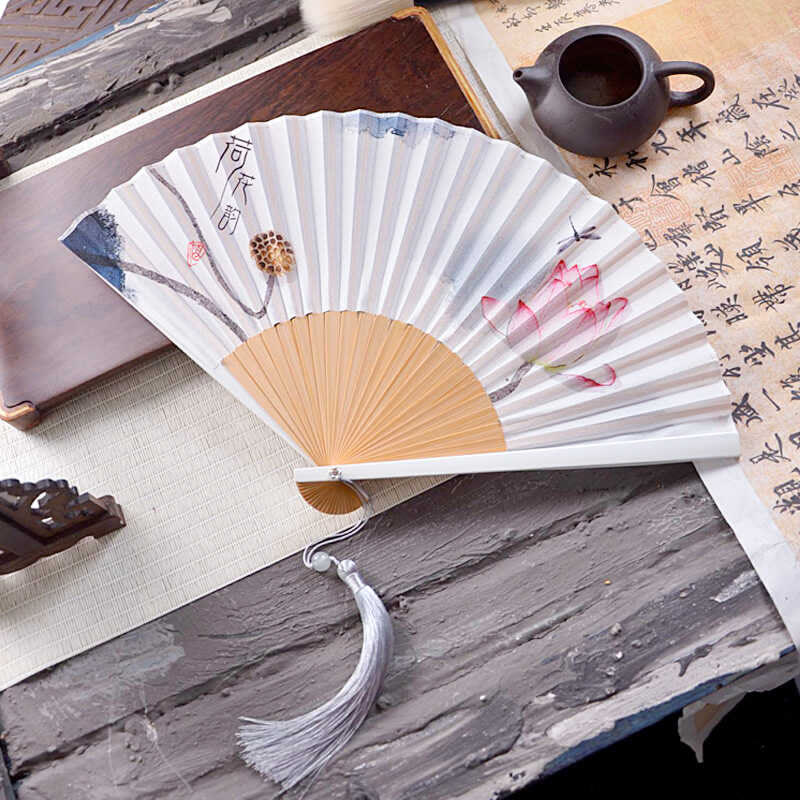 Éventail chinois pliable de 23,3 cm, motif lotus, peinture à l'encre, avec cadre en bambou