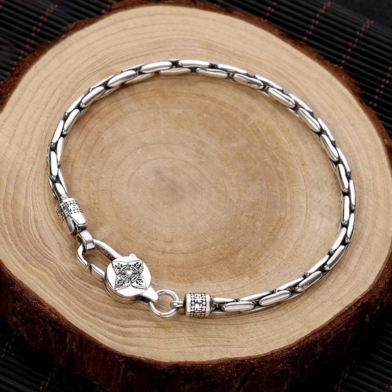 Bracelet de force Om Mani Padme Hum en argent plaqué cuivre