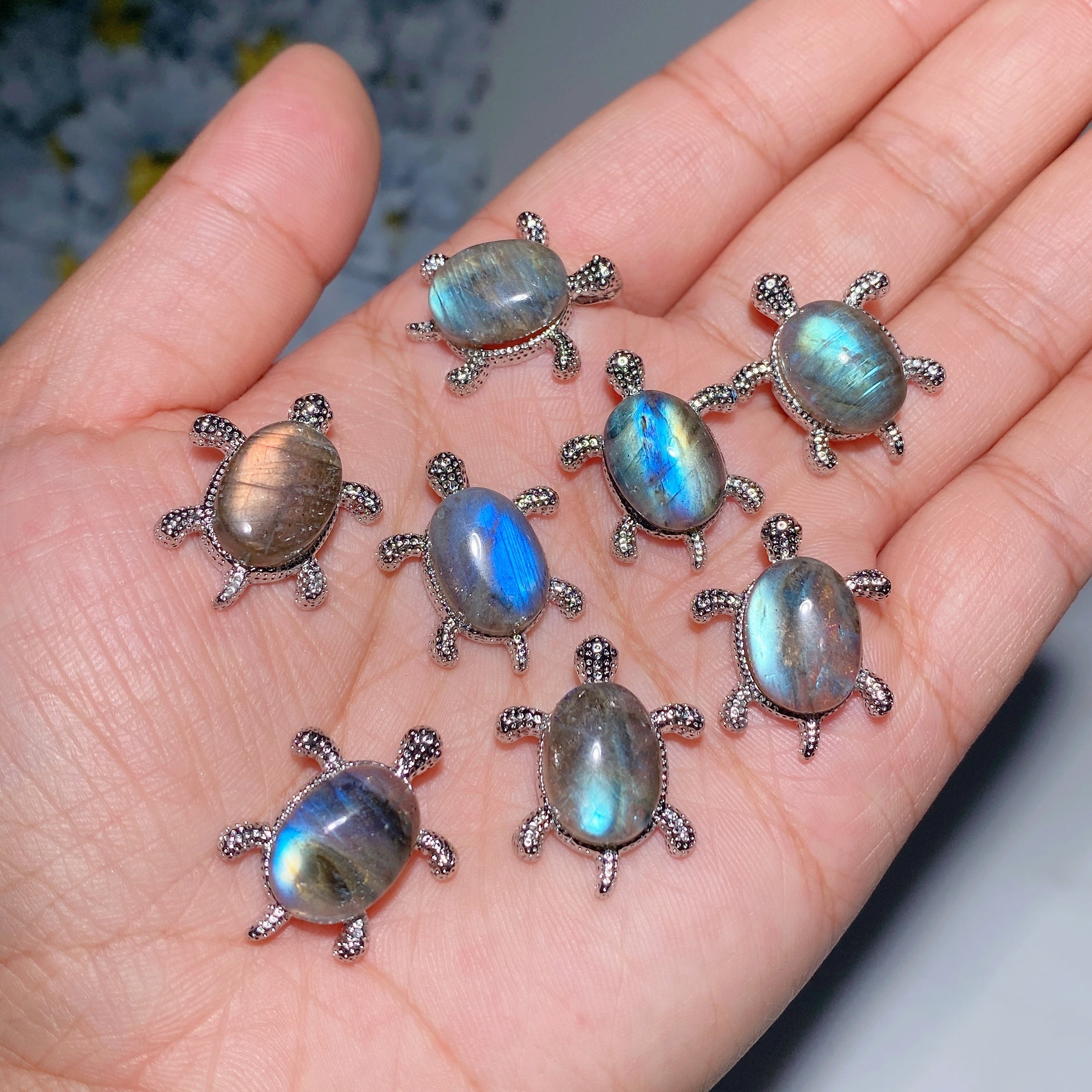 Pendentif tortue en labradorite de 2 cm pour la guérison spirituelle