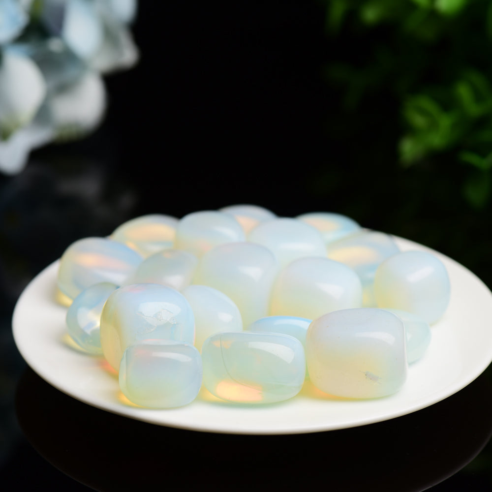 Cristal d'opalite de 2 cm pour l'énergie de guérison