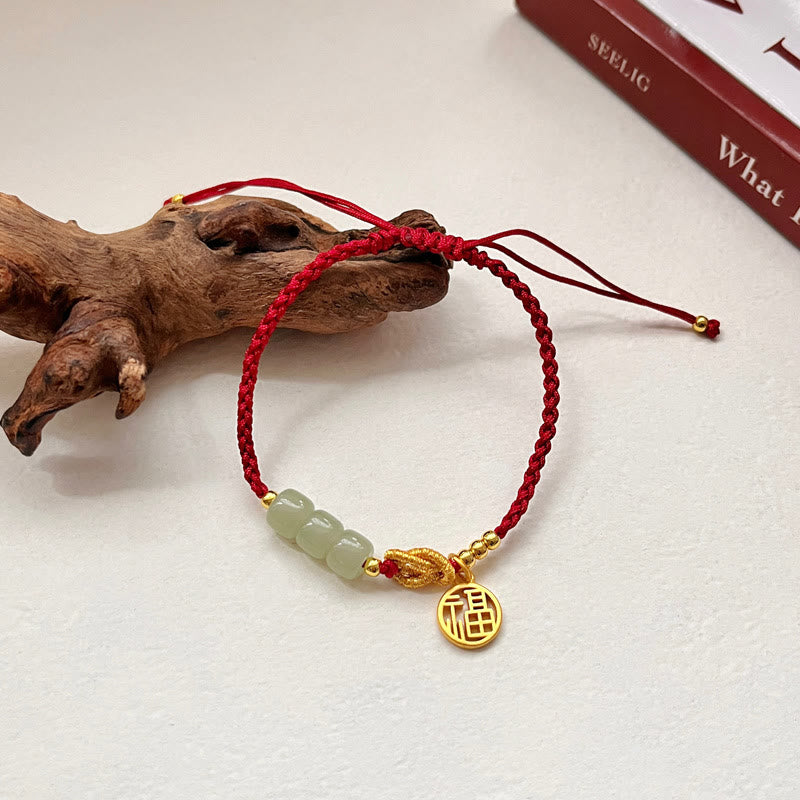 Bracelet en perles de jade avec breloque Fu sur corde rouge pour la chance et la prospérité