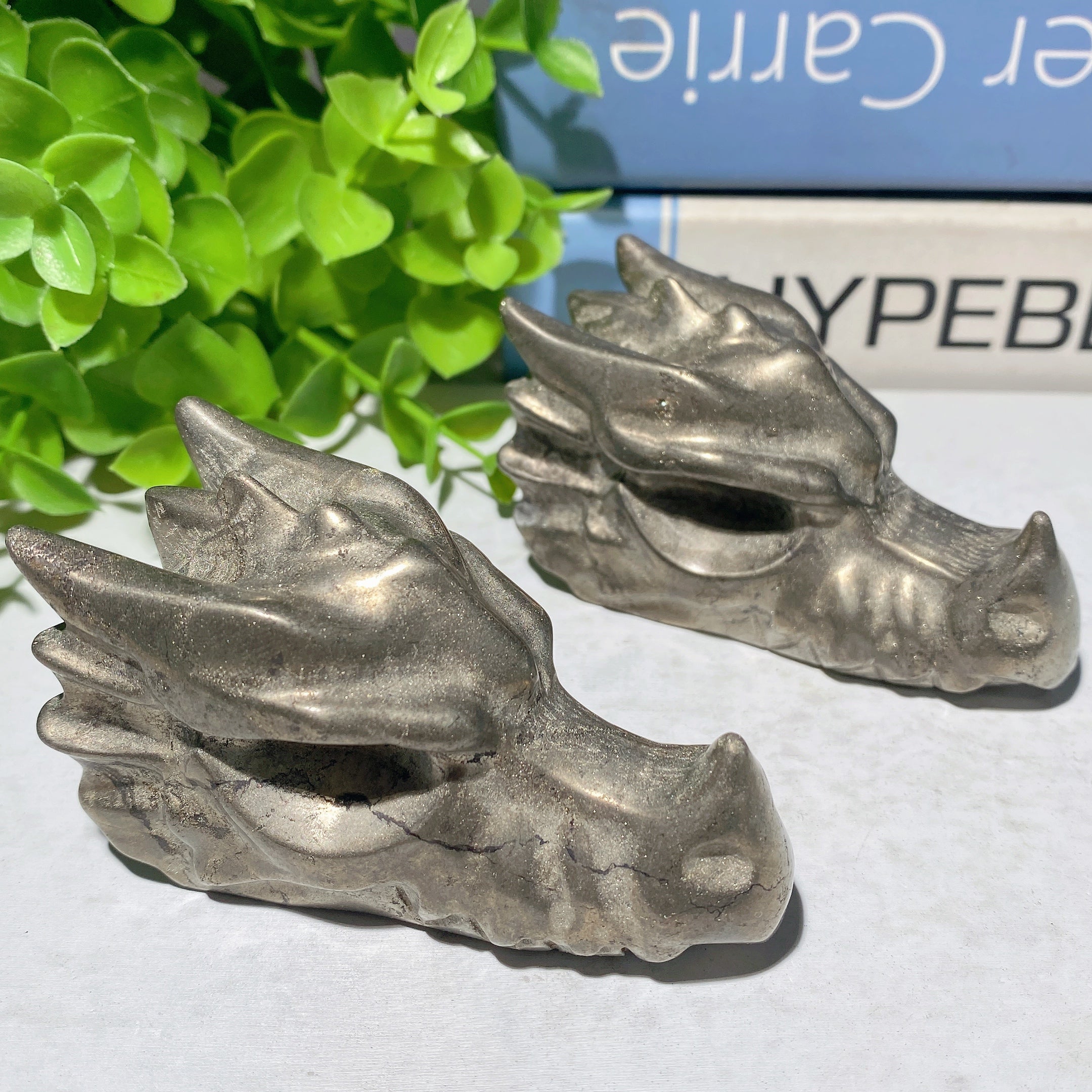 Tête de dragon en pyrite sculptée en cristal, 7,6 cm, 220 g