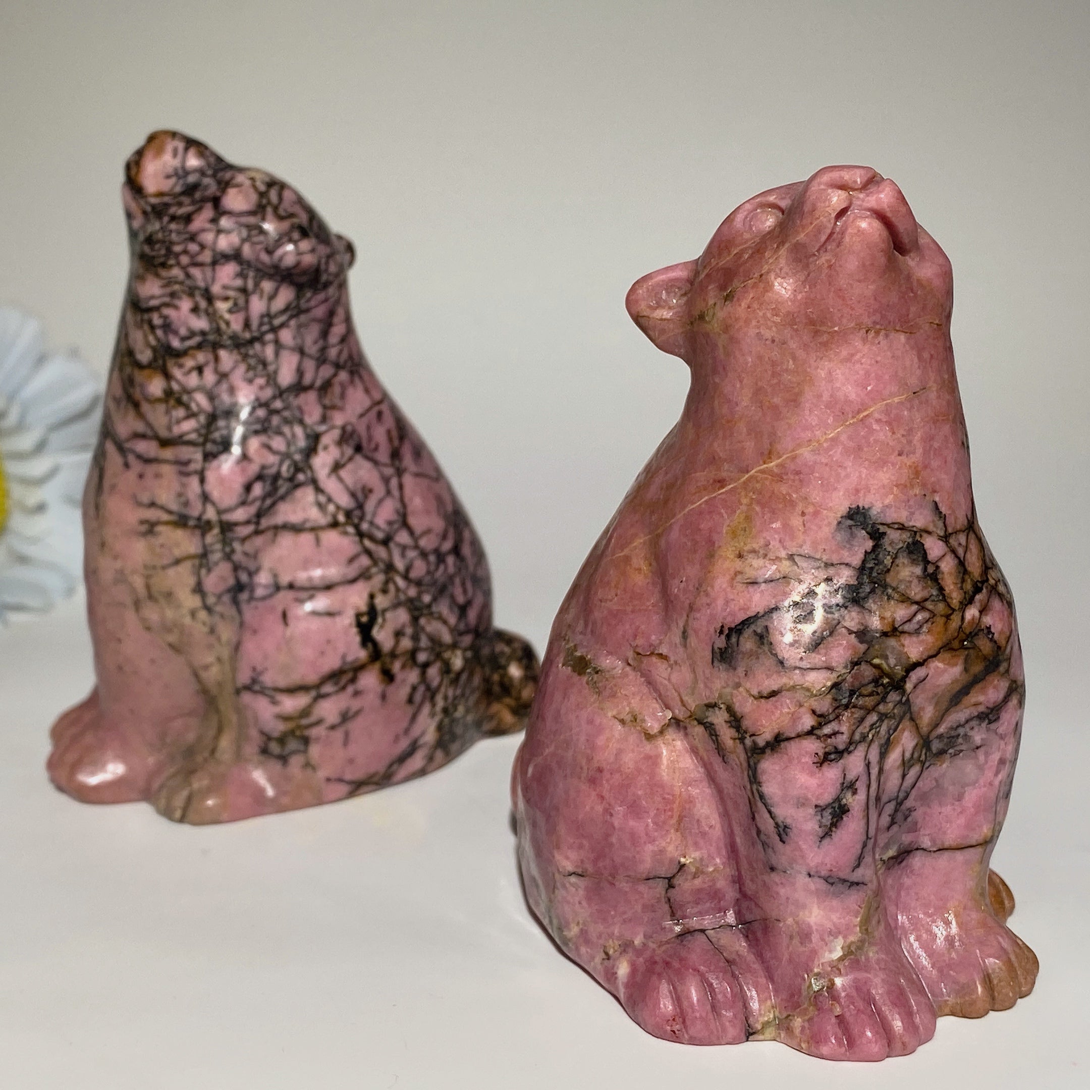 Ours en cristal de rhodonite sculpté de 3,5 pouces pour la guérison