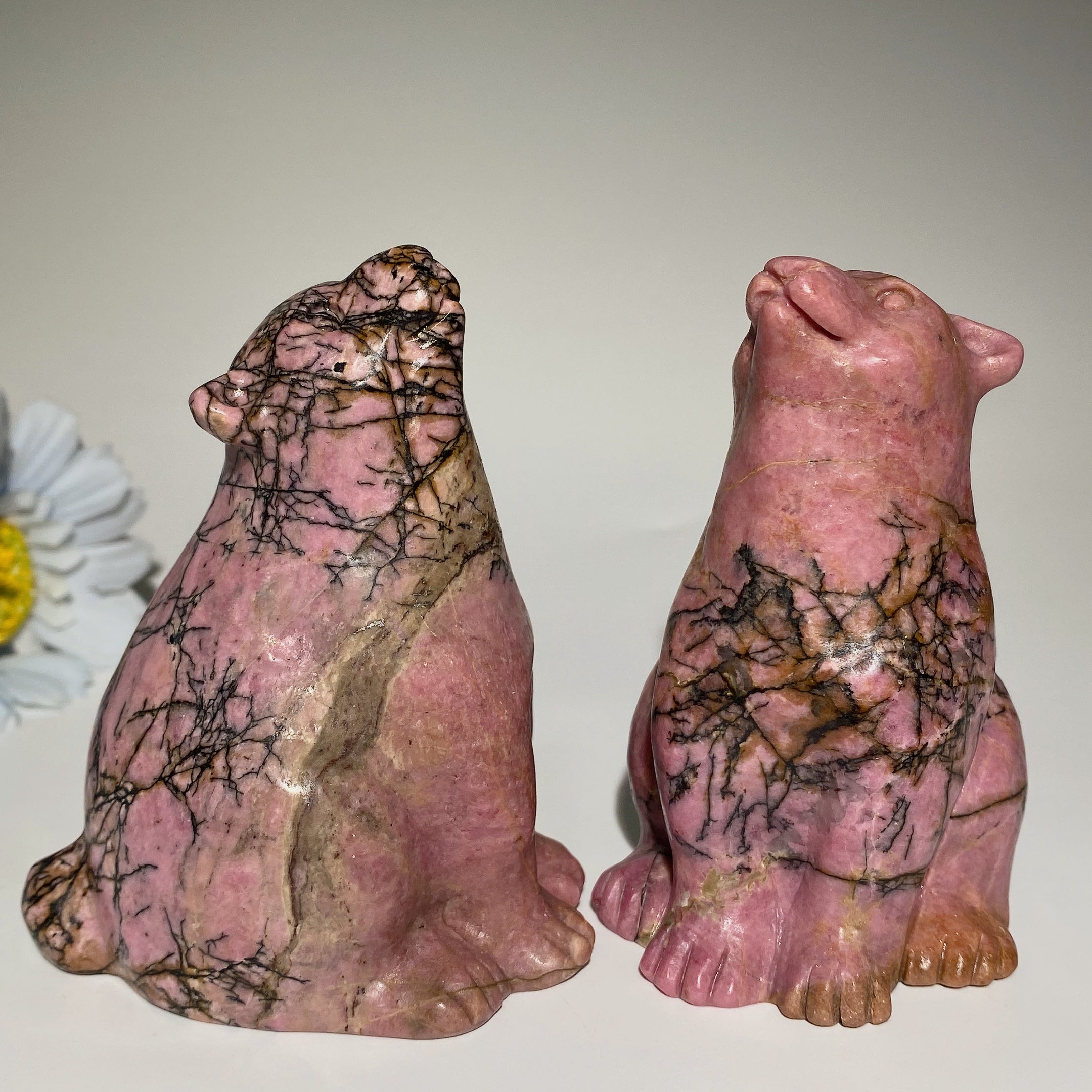 Ours en cristal de rhodonite sculpté de 3,5 pouces pour la guérison