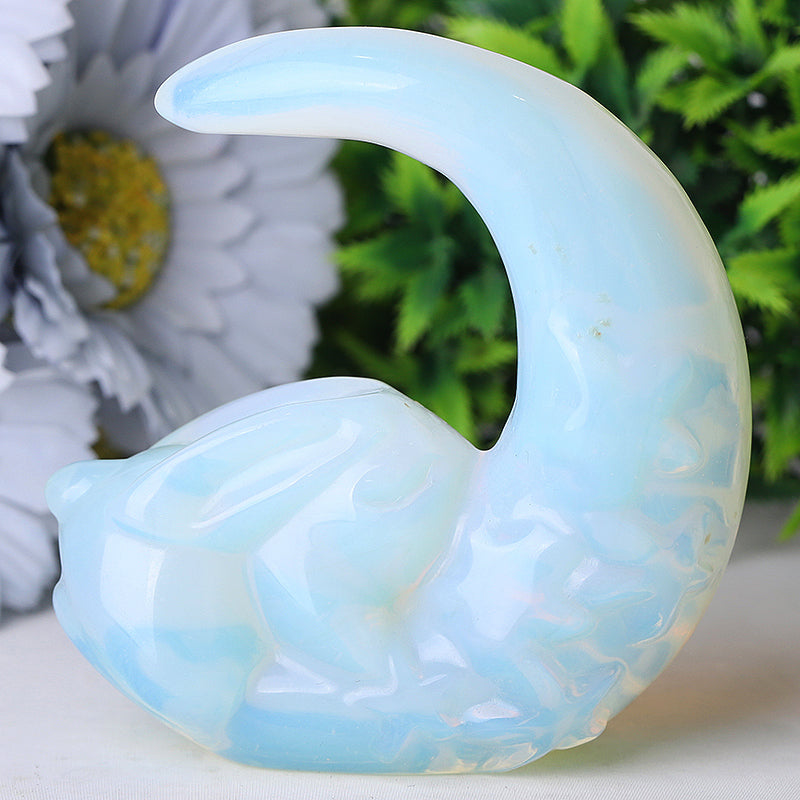 Figurine sculptée en cristal de lapin lune en opalite de 7,6 cm