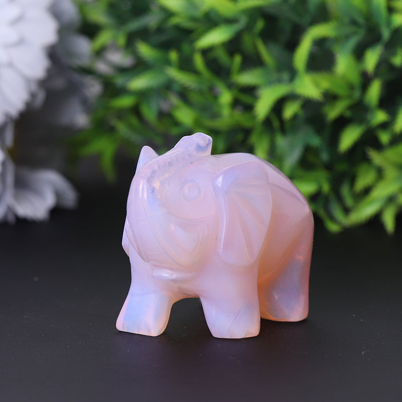 Sculpture en cristal d'éléphant en opalite rose de 3 pouces