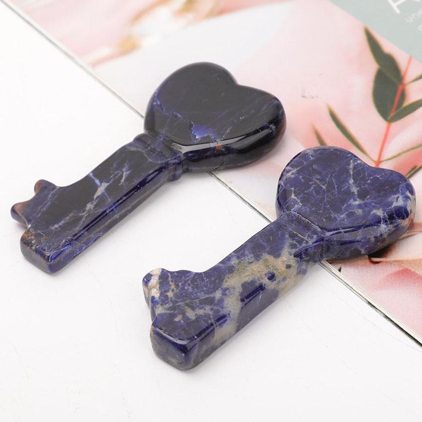 Figurine en cristal de sodalite en forme de cœur de 7,6 cm