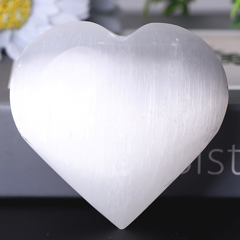 Cristal de cœur en sélénite de 7,6 cm pour la méditation et la guérison