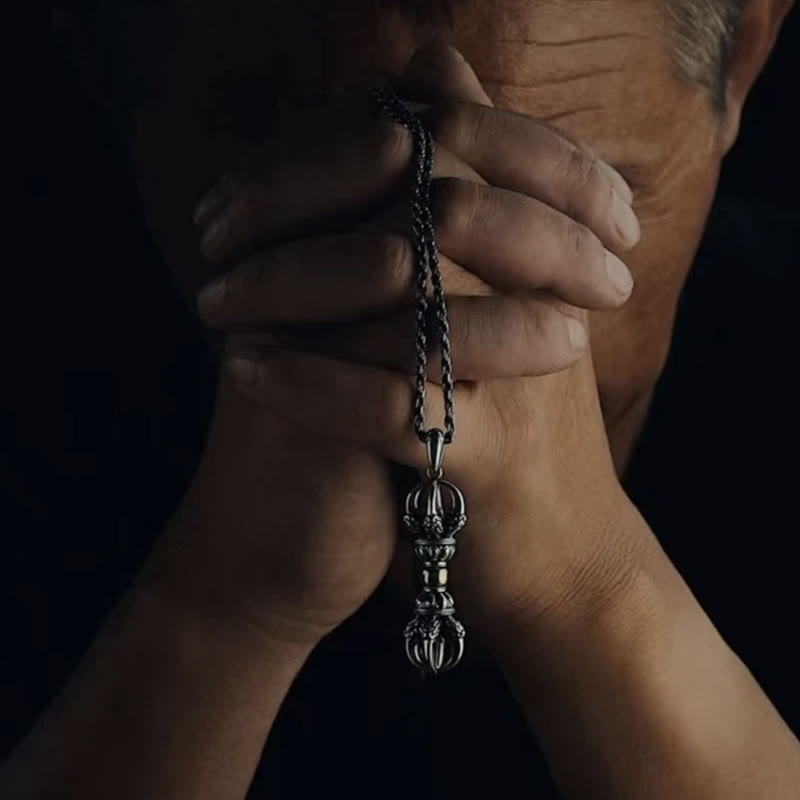 Collier pendentif tibétain en cuivre Dorje Vajra Wealth