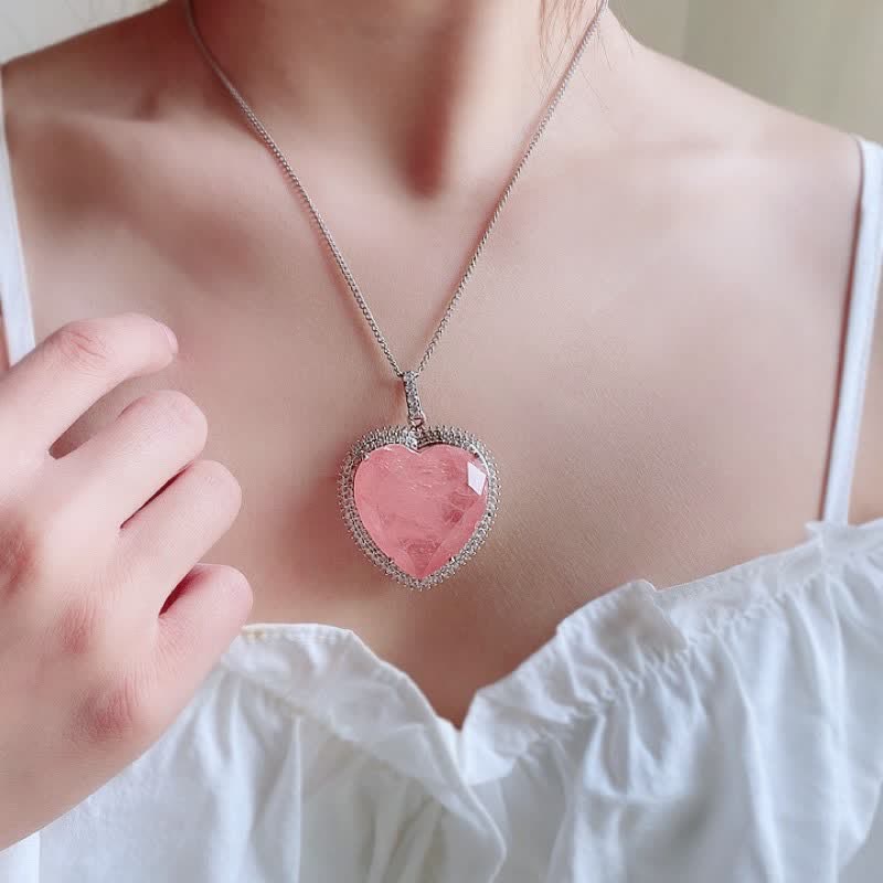 Collier cœur en quartz rose de 32 mm pour l'amour et la guérison