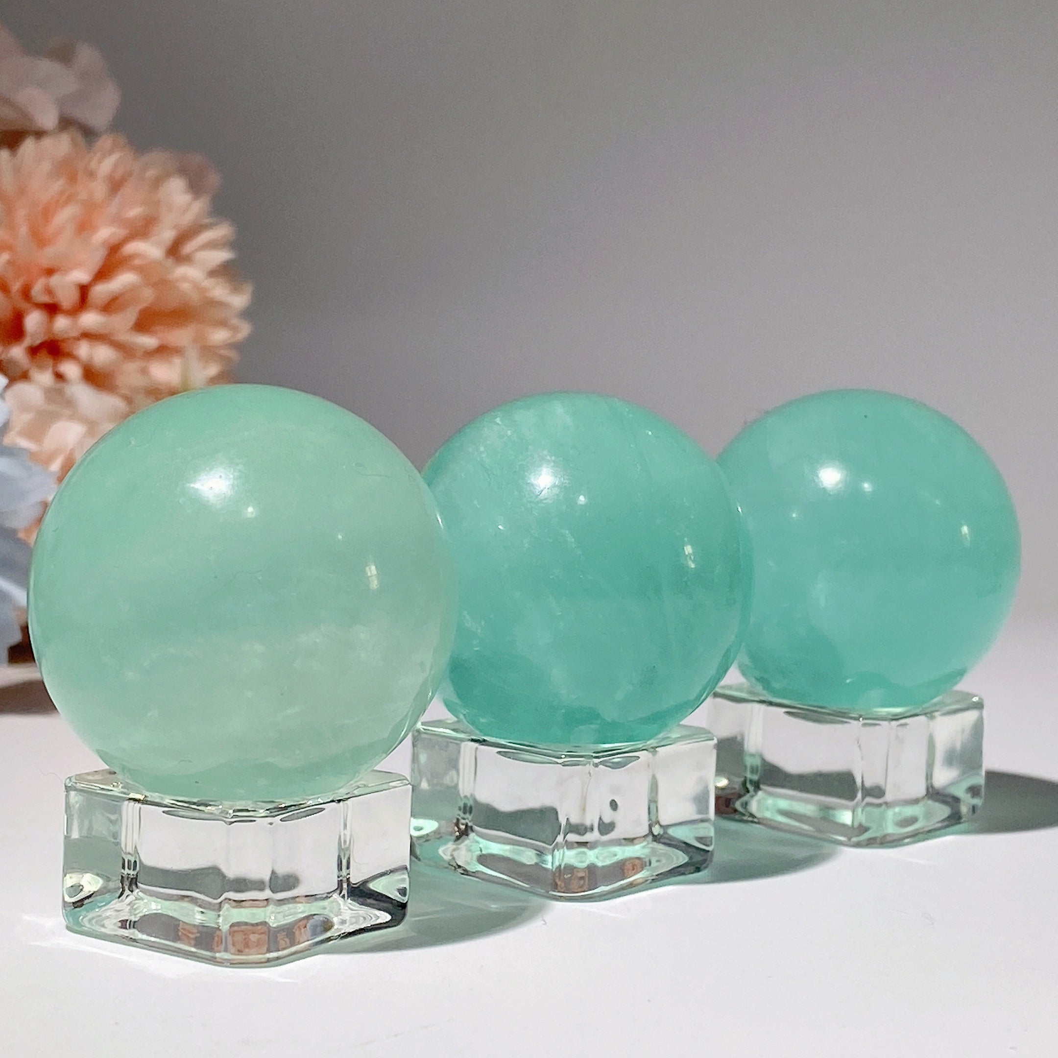 Sphère de cristal de fluorite verte de 35 à 40 mm pour la guérison