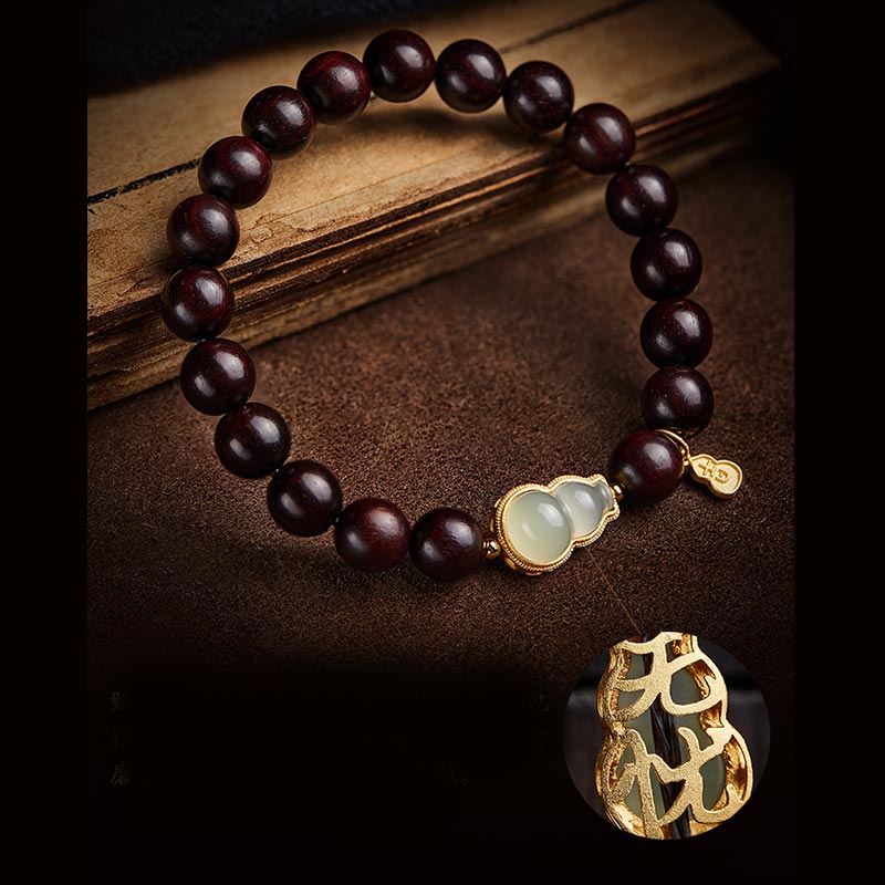 Bracelet en jade et bois de santal rouge à petites feuilles pour le calme et la protection
